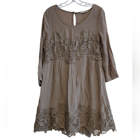 entro Dresses & Skirts - Entro Vintage Taupe Lace Dress Size Medium